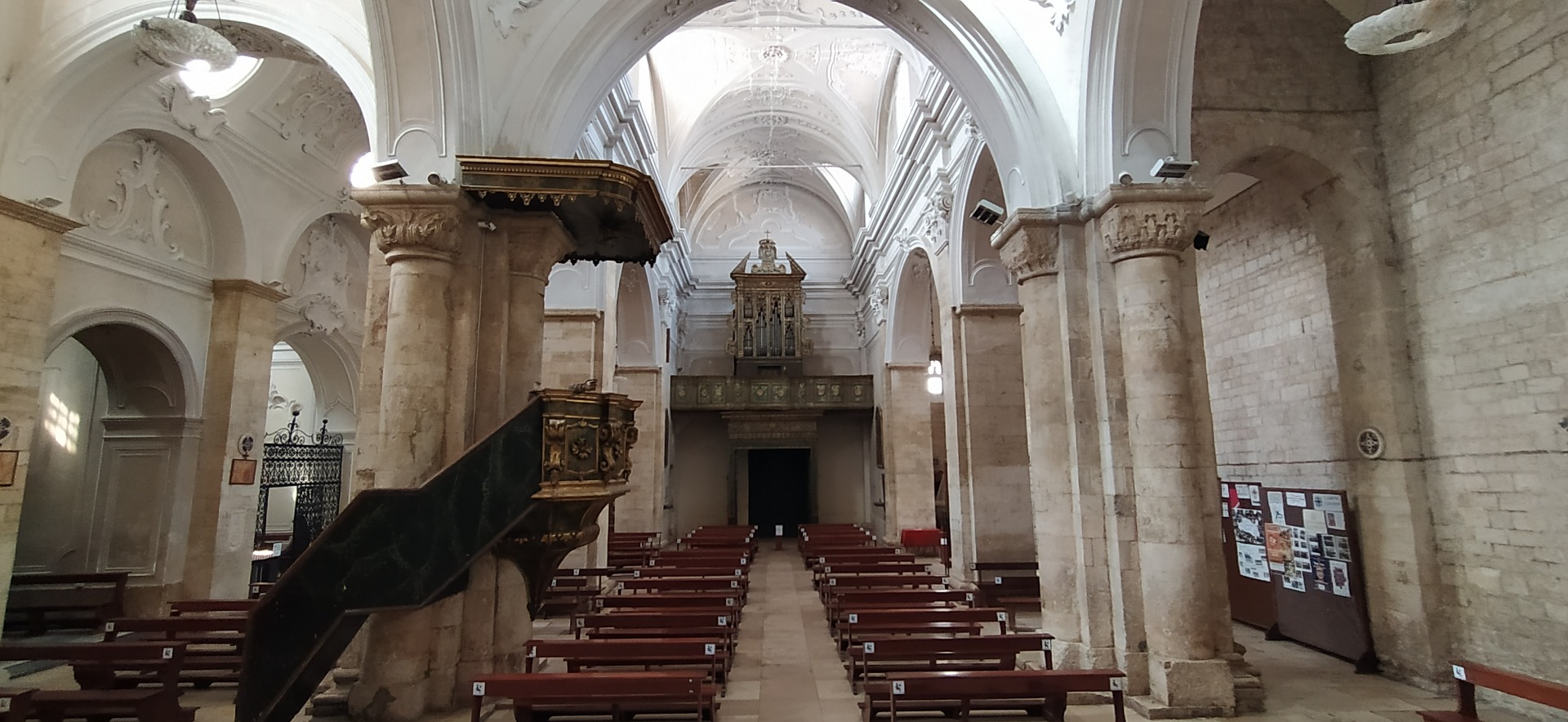 interno navata
